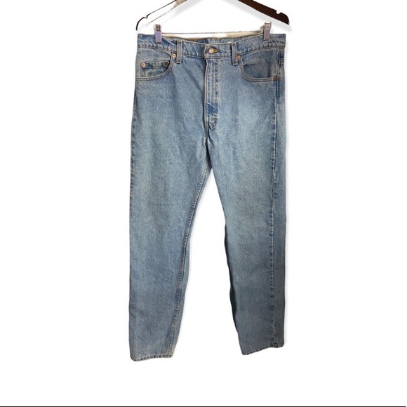 Vintage Levi’s 505 Regular Light Wash Jeans - Picture 8 of 12